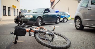 Śmiertelne potrącenie rowerzysty; sprawca uciekł z miejsca wypadku
