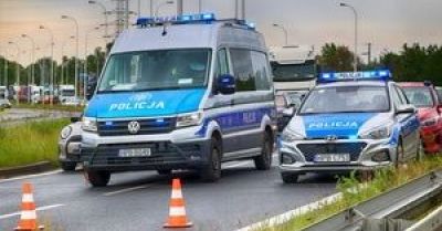Śmiertelny wypadek pod Wrocławiem - motocyklista uderzył w bariery rozdzielające jezdnię