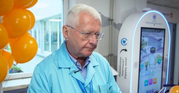 Asystenci AI – wykorzystujący generatywną sztuczną inteligencję, bazę wiedzy szpitala i interaktywne mapy 3D – przejmą częściowo obsługę informacyjną pacjentów i ich opiekunów w Centrum Zdrowia Dziecka w warszawskim Międzylesiu. System pomoże im odnaleźć poszczególne poradnie i oddziały, odpowie na pytania organizacyjne, dzięki czemu odciąży personel szpitala. Twórcy rozwiązania z firmy Orange Polska podkreślają, że to jego pierwsze komercyjne wdrożenie, a poza branżą medyczną może ono znaleźć zastosowanie na dworcach, lotniskach czy w urzędach.